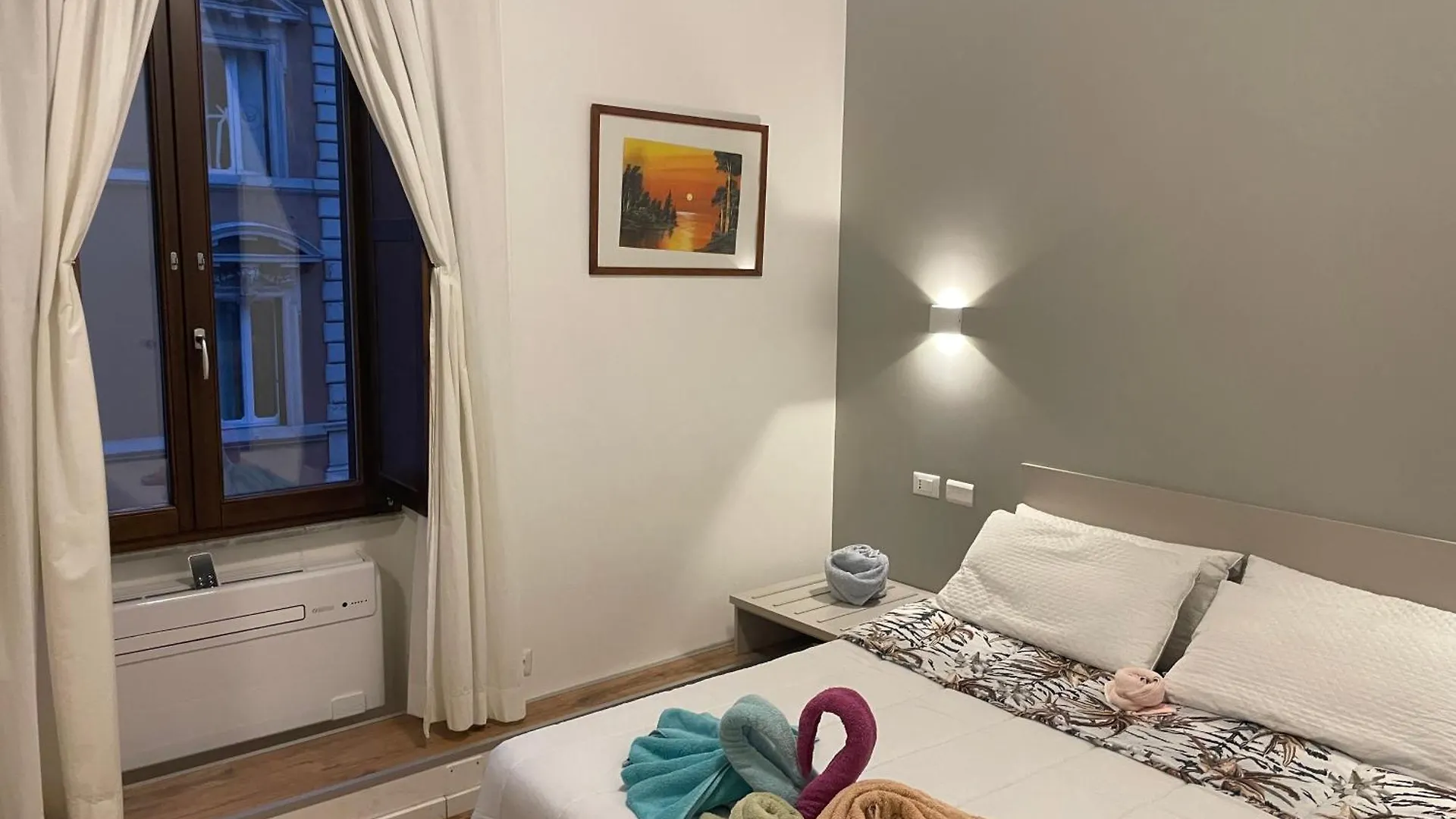 Vatican Suite Roma 0*,  Italia